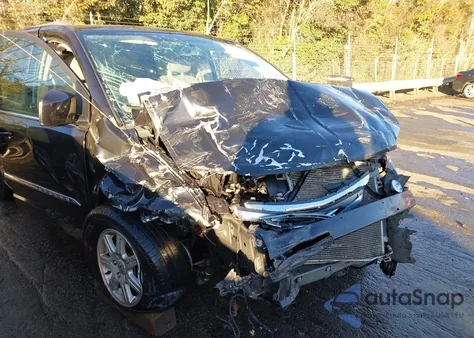 2013 Chrysler Town & Country Touring from USA, damaged, VIN 2C4RC1BG9DR556334